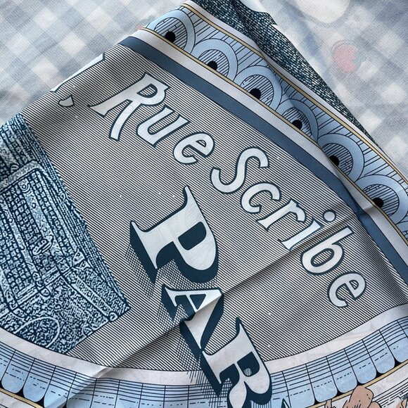 Louis Vuitton Scarf - Picture 2 of 5